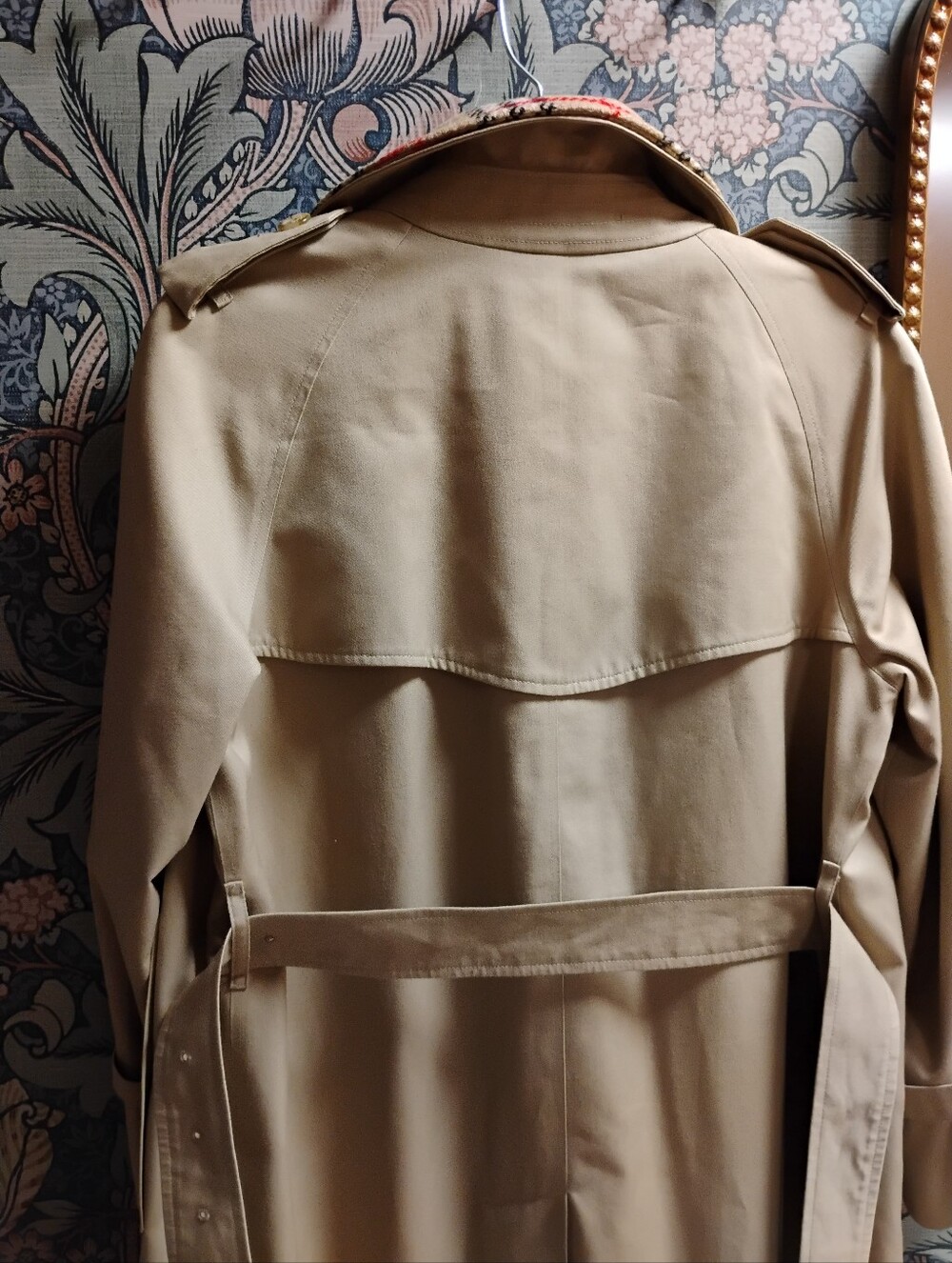 Vintage Burberry Trench Coat With Removable Collar - Picture 4 of 16